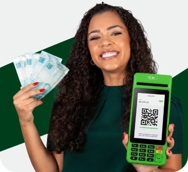 Vendedora segurando notas de dinheiro e uma maquininha Ton